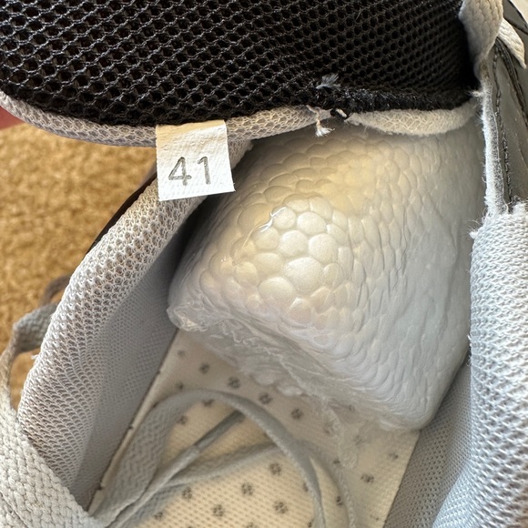 Black and White Ladies Sneakers Tennis Shoes EU Size 41 US Size 10 NWT - Picture 8 of 9